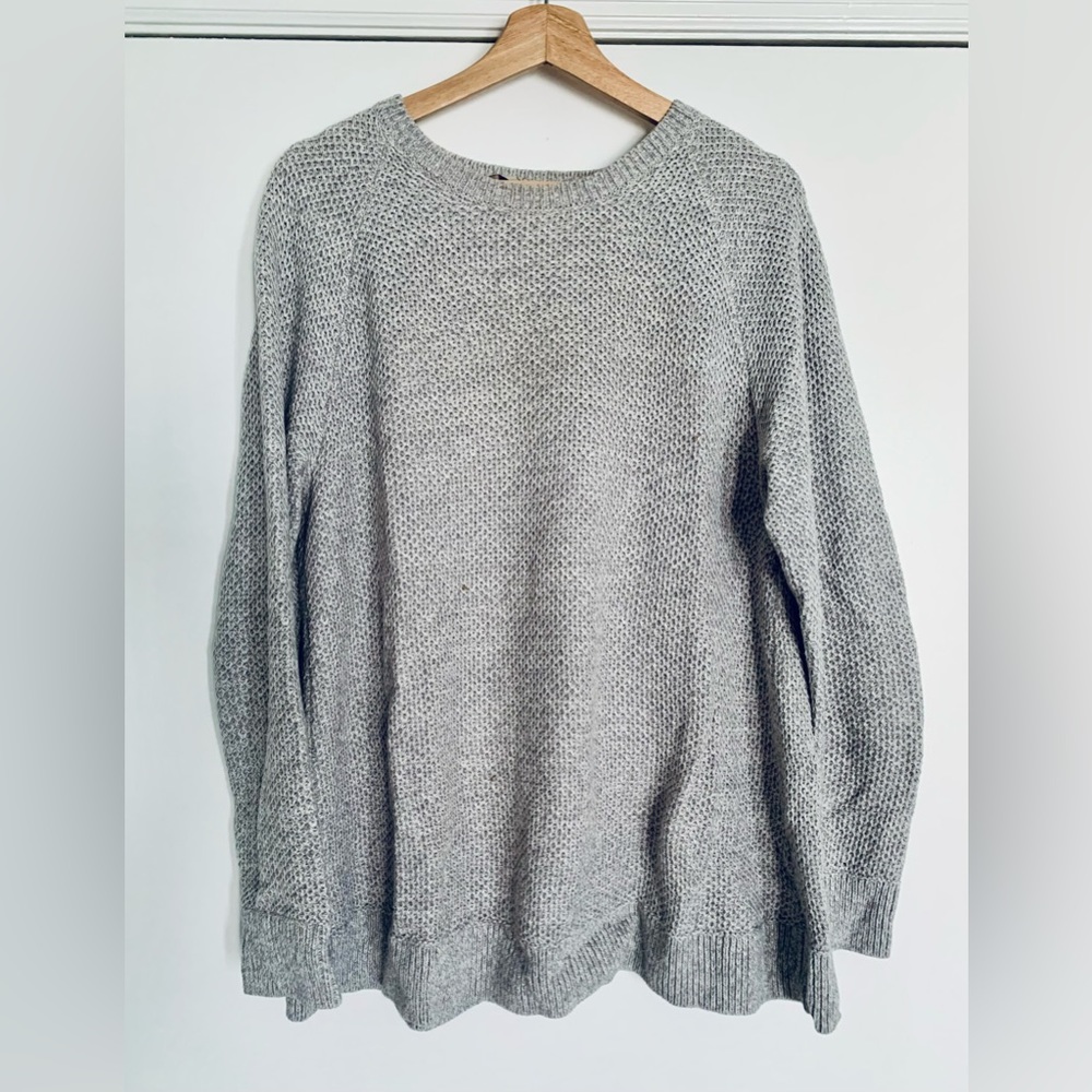 Woman’s Ann Taylor LOFT sweater